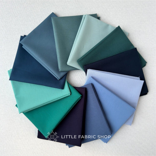 Winter Pure Solids Fat Quarter Bundle | Art Gallery Fabrics