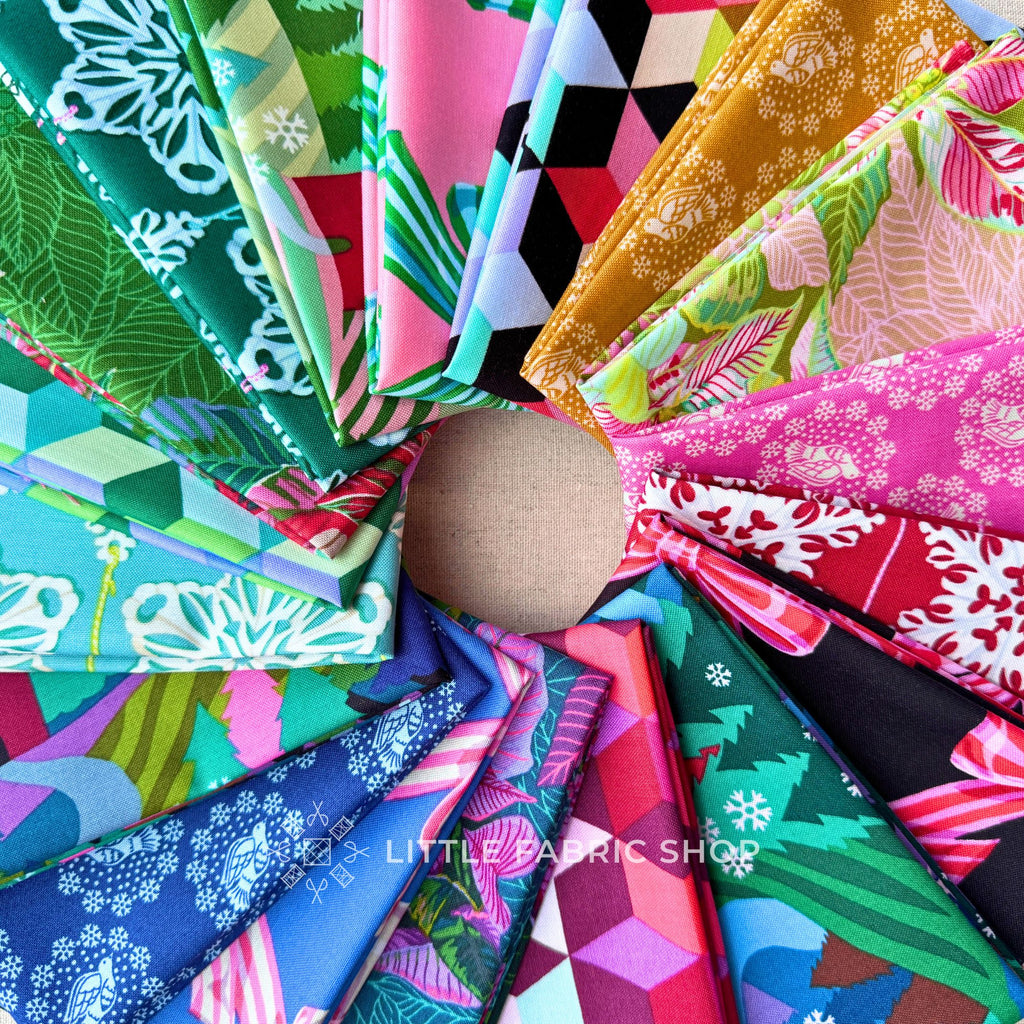 Cozy Christmas | Anna Maria Textiles | Northcott | Wrapped presents