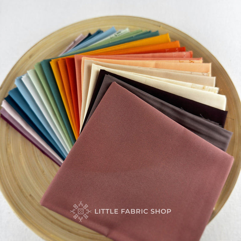 Signature Pure Solids by Suzy Quilts | Fat Quarter Bundle | Art Gallery Fabrics
