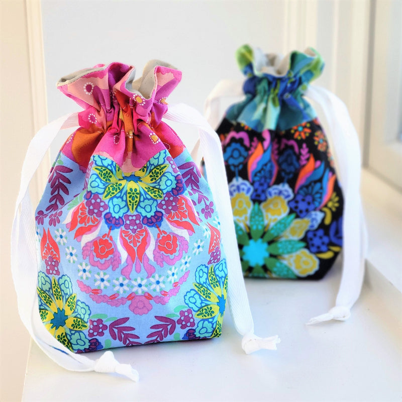 Fast and Easy Fat Quarter Drawstring Gift Bag For Fast Easy